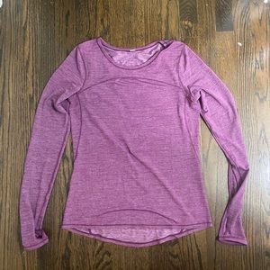 Lululemon long sleeve w/ thumb holes